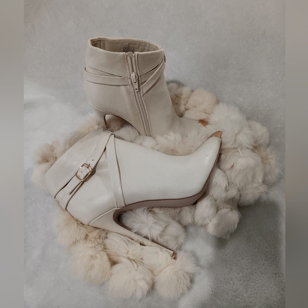 Elegant Cream Ankle Boots with Gold Accents